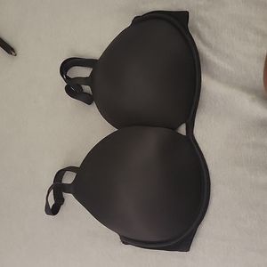 32DD Double push up bra. Will fit a 32C